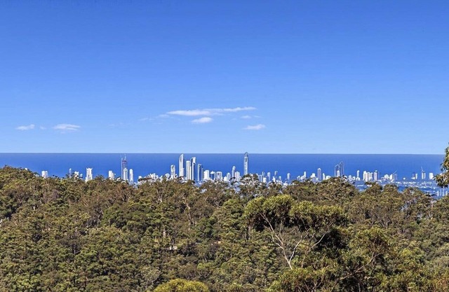 Family Home - Scenic water views and Gold Coast hinterland