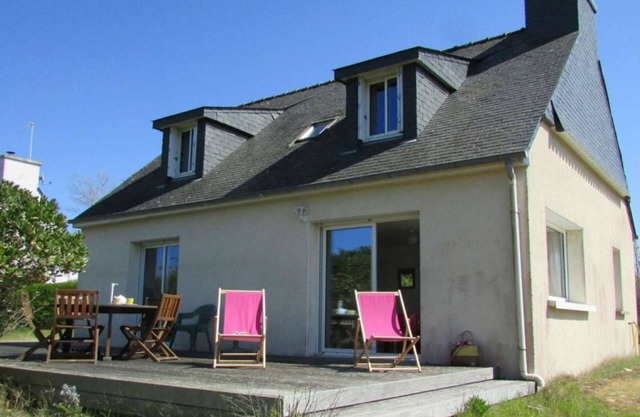 Family house 4 rooms, pets allowed, near beach