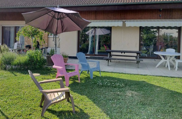 Family house 500m from the lake... Large garden