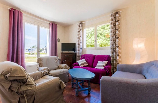 Family house for 8 - 850m from the beach