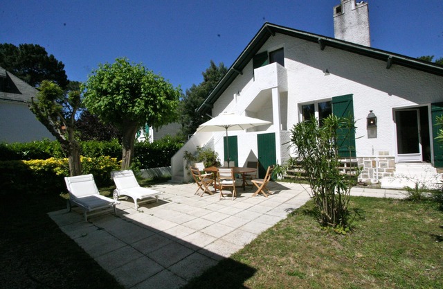 Family house in Basque style with annex - Beach less than 600 m!