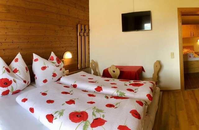 Family room, shower or bath, WC, 2 bedrooms - Pension Heidelberg - Fam