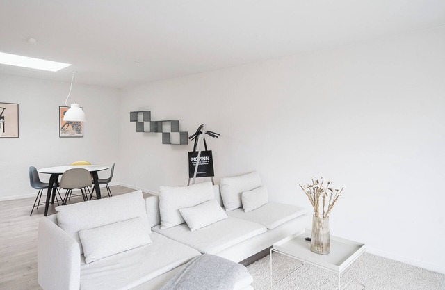 Fantastic 1-BR apartment w/a french balcony - 162