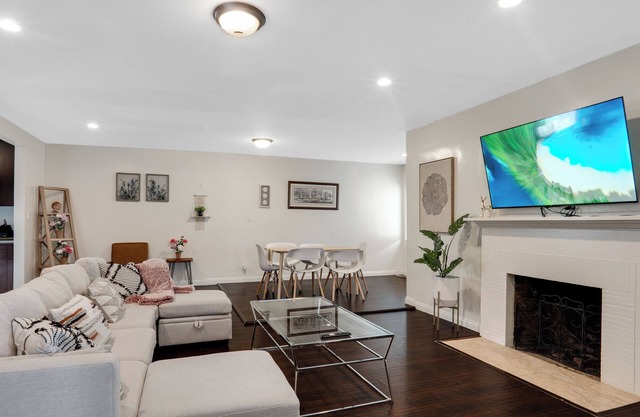 Fantastic 3-bedroom 3 bath house in Alhambra