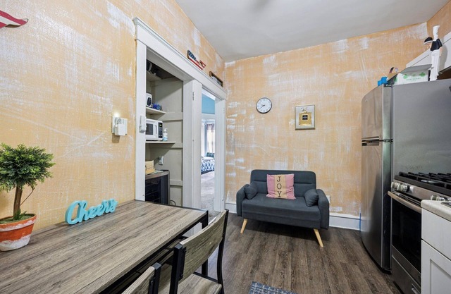 Fantastic 3BR apartment with 1King 2queen Wilmington, perfect for long stays.