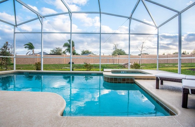 Fantastic 6 Bedroom 5 Bathroom Champions Gate Pool and Spa Villa With Games Room