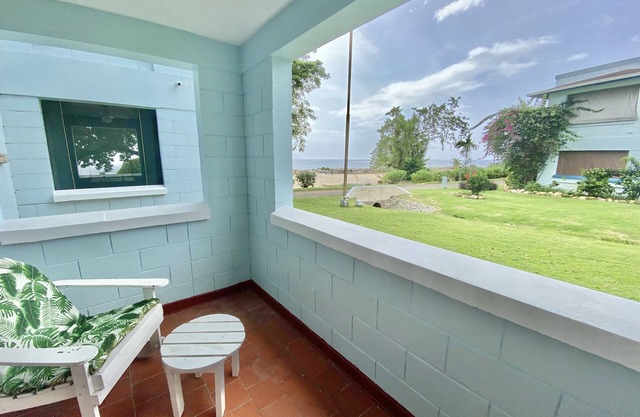 Fantastic Beachfront 2 B&B Condo. Perfect Work From Home! WiFi &Cable