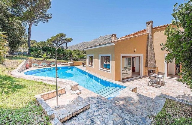 Fantastic Family Villa - A/C, Private Pool, Amazing Mountain Views just 400 m to Cala Molins Beach