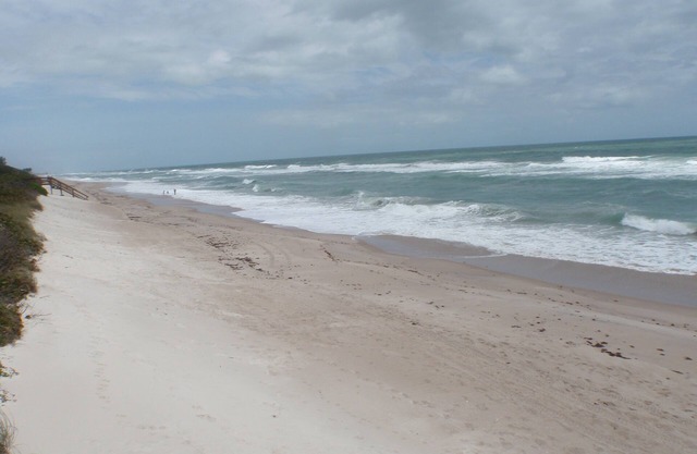 Fantastic Oceanfront, 3 BR.3 Full Baths. 2 Masters . Pet OK 35 lbs