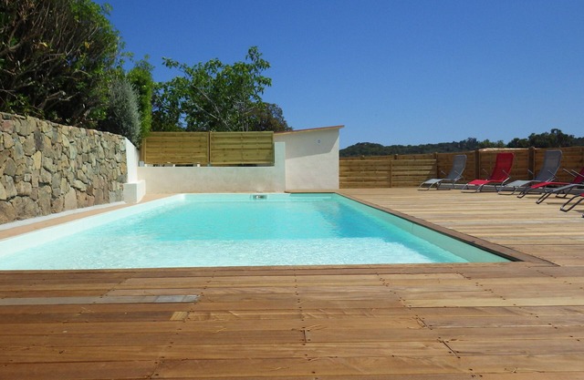 Faounzina villa n ° 1 for 2 people, barbecue terrace, shared swimming pool