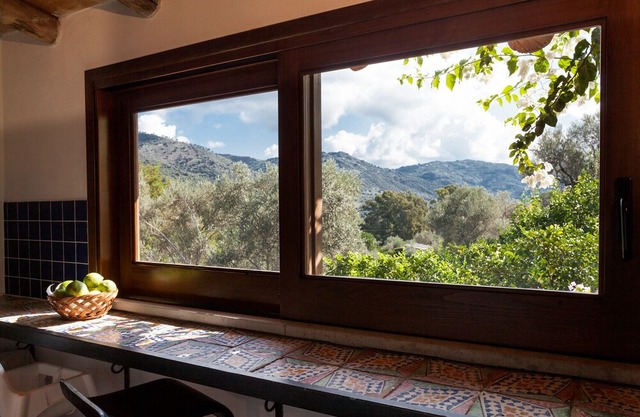 Farm holidays with pool in Sicily, among the Nebrodi's park and close to the sea