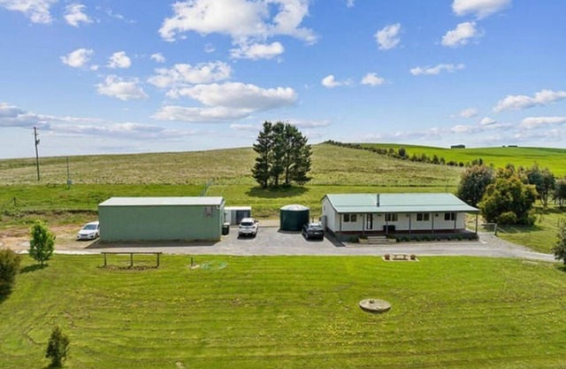 Farm stay with beautiful view - 10 minutes to historic Goulbourn