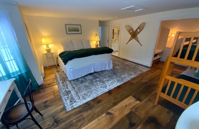 Farmhouse 4 - Farm Road Estate - 3 mi to Mt Snow