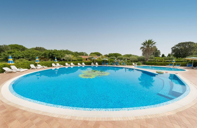 Farmhouse "Il Girasole - Tasso" with Shared Pool, Shared Garden & Wi-Fi