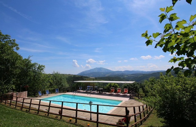 Farmhouse in Apecchio with Pool & Spa