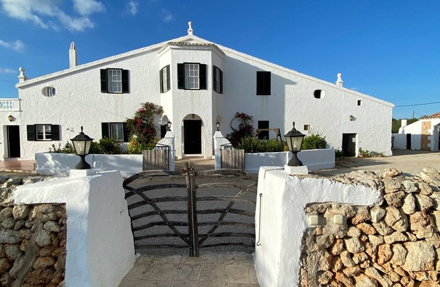 Farmhouse with spacious garden, free WiFi