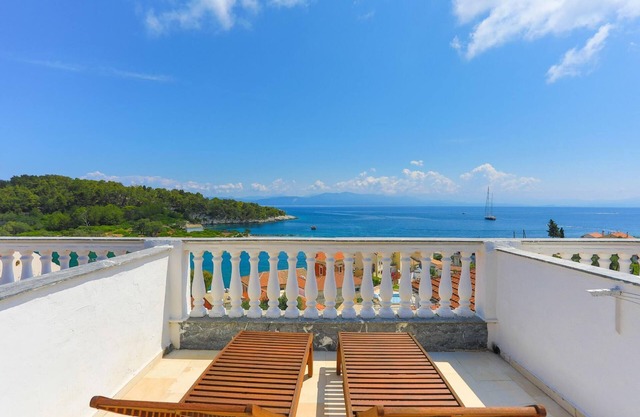 Faros Dio Gaios Studio sea Views Private Sun-loungers