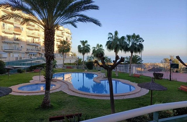 Feet in the water! Sea 50m away + swimming pool, gym, pétanque, volleyball