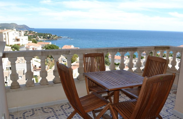 FENER DE DALT 1 Magnificent apartment with community Pool