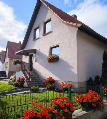 Ferienhaus Isabel mit Pool und Garten Nähe Quedlinburg