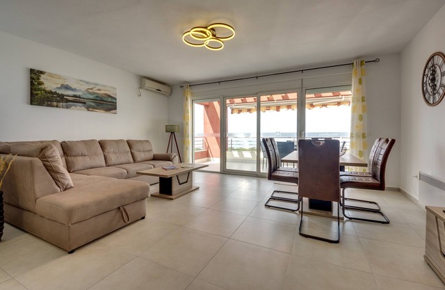 Ferienwohnung/app. für 6 Gäste mit 112m² in Utjeha