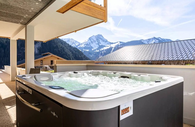 Ferienwohnung jacuzzi 8 Personen