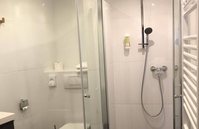 Ferienwohnung mit Balkon 2-4 Pers. - B & B Gmeineck