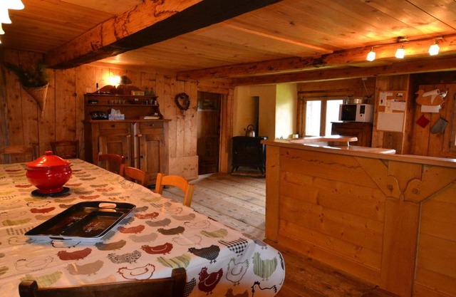 Ferme rénovée à Notre-Dame-de-Bellecombe, 8 pers, grande terrasse, animaux acceptés, parking - FR-1-505-46