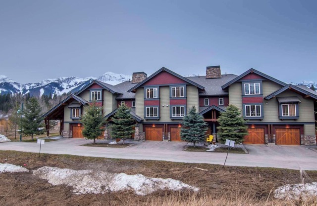 Fernie - Pinnacle Ridge Chalet 45-106
