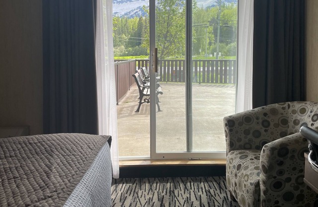Fernie Stanford Hotel & Resort - Deluxe Hotel Rooms