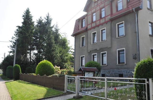 FEWO An der Linde Mülsen - apartment/apartment, shower, WC, 1 bedroom