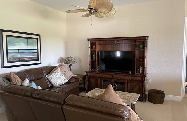 Fiddler's Creek Fun and Relaxation in Style at Cherry Oaks Tr.