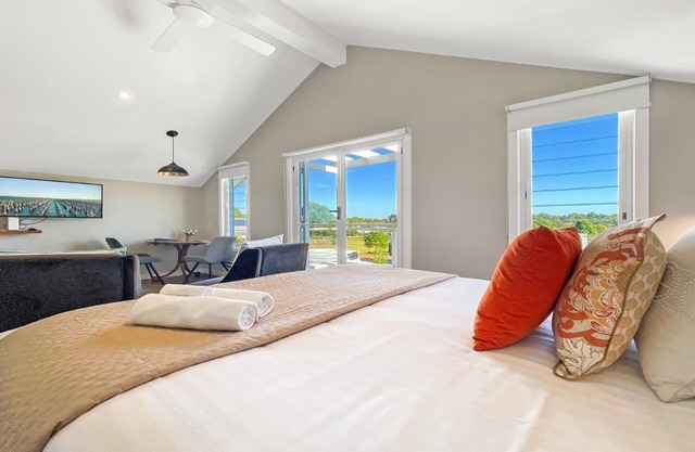 FIGTREE LOFT - THE VINTAGE HOLIDAY HOUSES