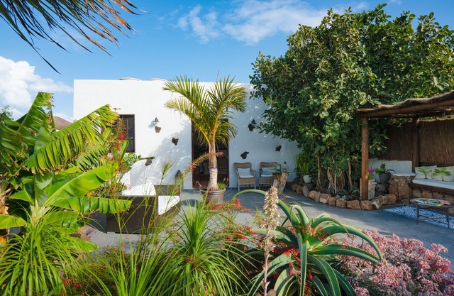 Finca Botanico Garden Apartment - Stylish rural accommodation