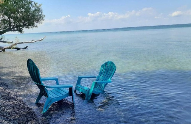 Finch - 6B / 8 Guest Package - Pebbles Beach Getaway