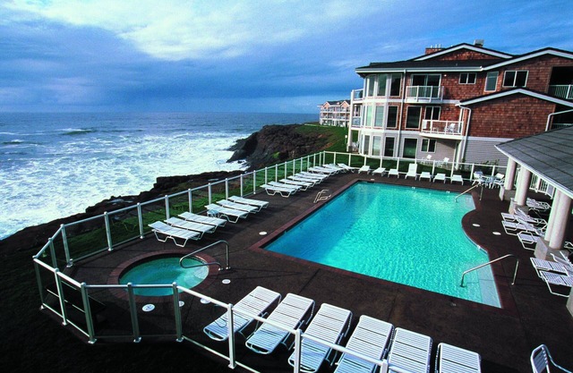 Fine dining with vast views of the ocean!