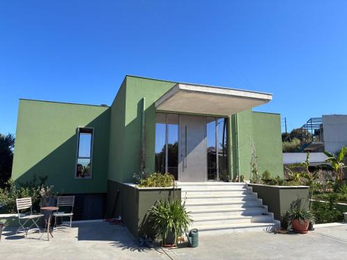 FinIQ Boutiq Studios