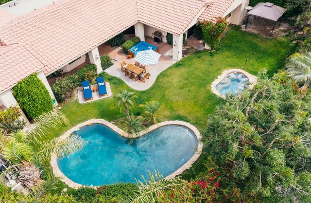 Firefly by AvantStay Spacious Villa w/ Pool, Hot Tub & Mountain Views LIC-067218, 5 bd
