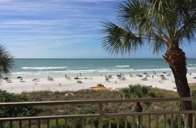 Firethorn 331 - 2 Bedroom Condo with Private Beach with lounge chairs & umbrella provided, 2 Pool.