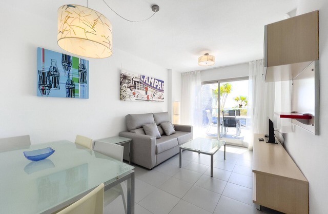 First line/Wifi/Spa/Seaviews/Heated pool/Pets