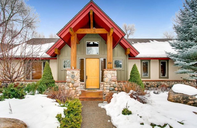 Fisherman’s Paradise on Eagle River
