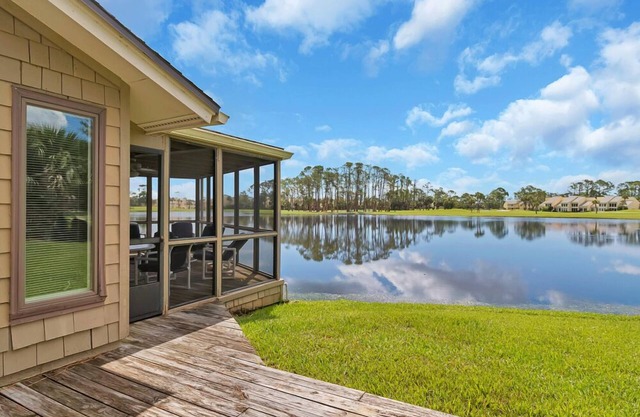Fishermans View - Lakefront and golf course views await your arrival