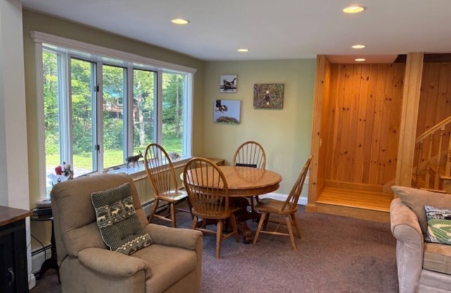 Five bedroom ski house .7 miles from Mount Snow, West Dover, VT. Hot tub.
