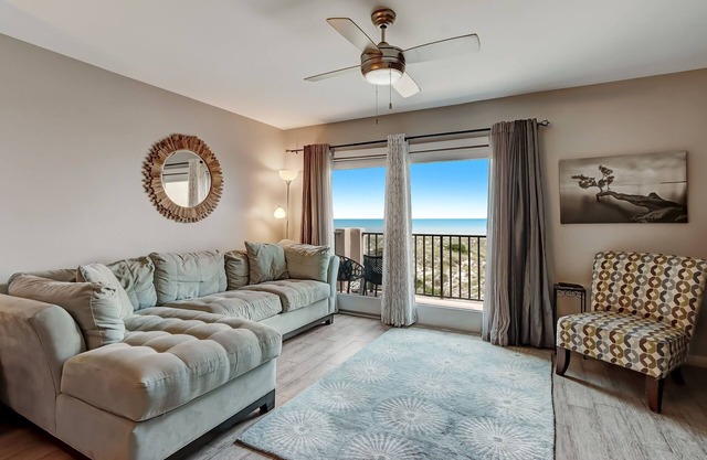 FL-GA Game! Lovely Ocnfrt Condo w Country Club Perks!- Ocnfrt Pool & Golf