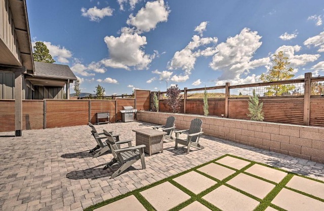 Flagstaff Retreat with Covered Patio, 3 Mi to Dtwn