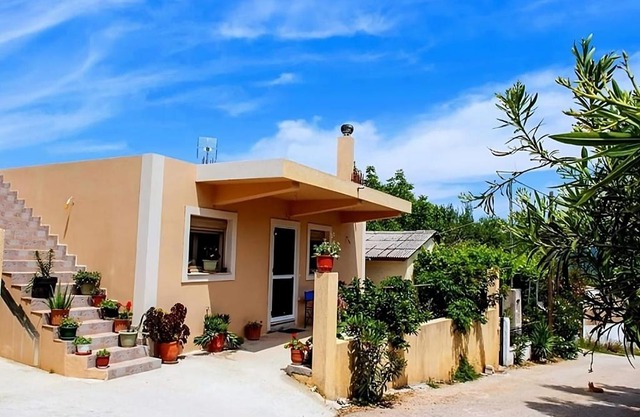 Flamiatos Garden Cottages