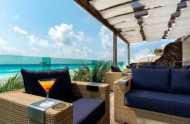 Flamingo Cancun Resort
