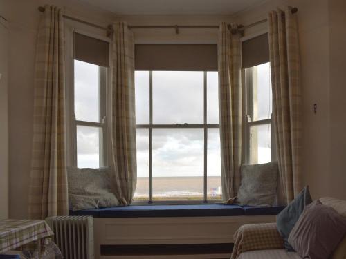 Flat 3 Sea View - Ukc4219