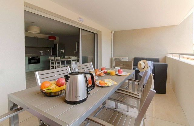 Flat for 6 people - Pool and Parking included