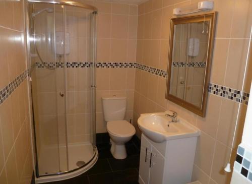 Flat - Sleeps 2 & Parking Available